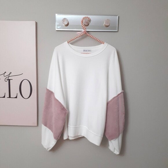 EUC Zara white sweatshirt with pink faux fur sleeve detail, S - Picture 7 of 9